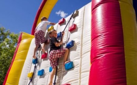 event-planner-list-bouncy-castle-400x280
